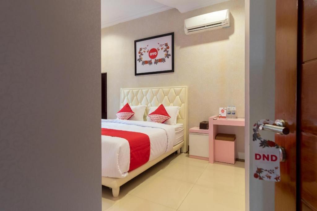 Oyo 619 Naufal Guest House Syariah เมดาน ภายนอก รูปภาพ